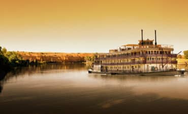 See the wonders of Murray River, Adelaide and Kangaroo Island
