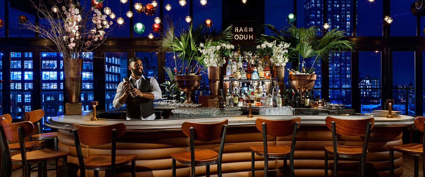 1570725005914 Bar Hugo bartender