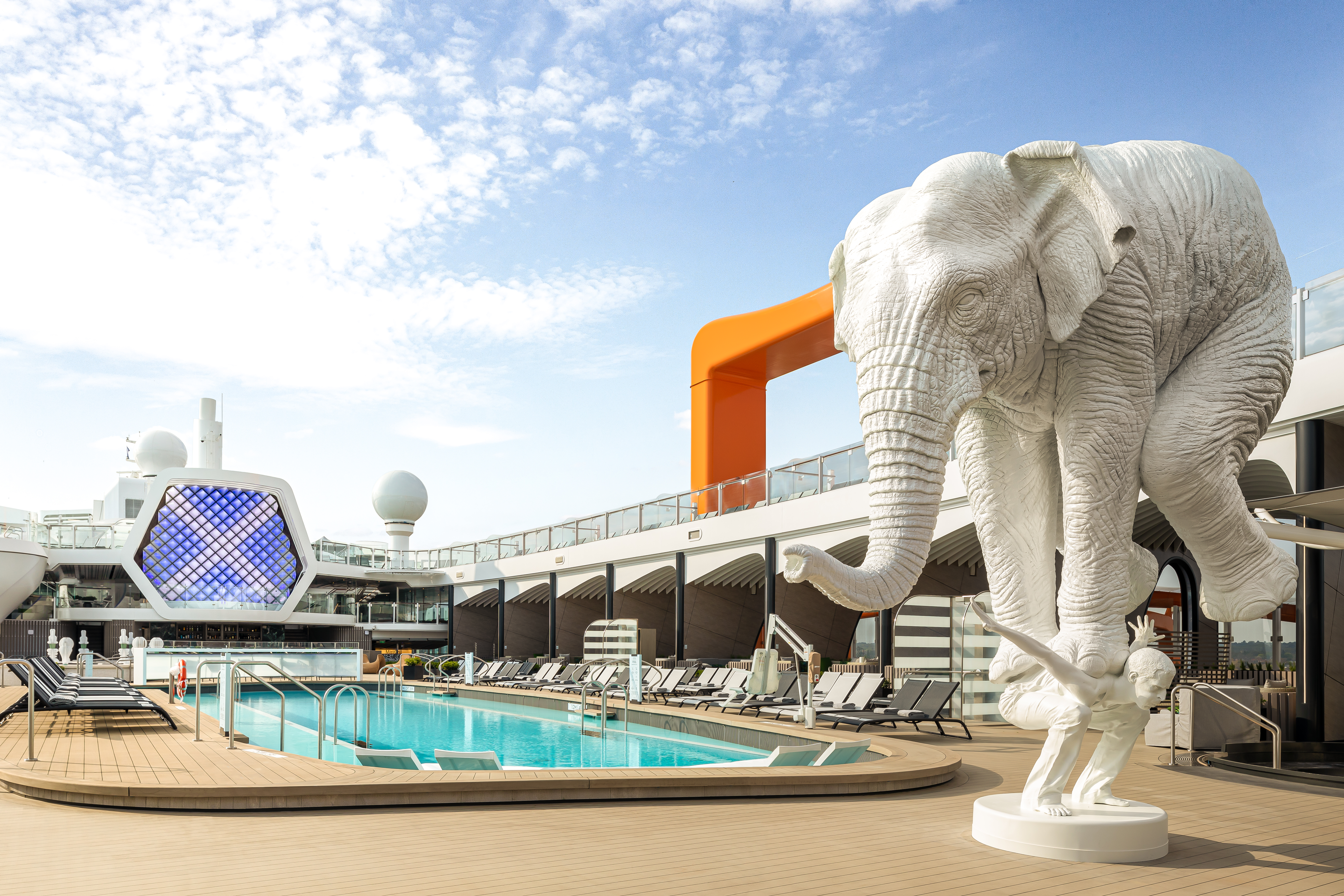 220421 CelebrityBeyond Day1 PoolDeck 1 OB