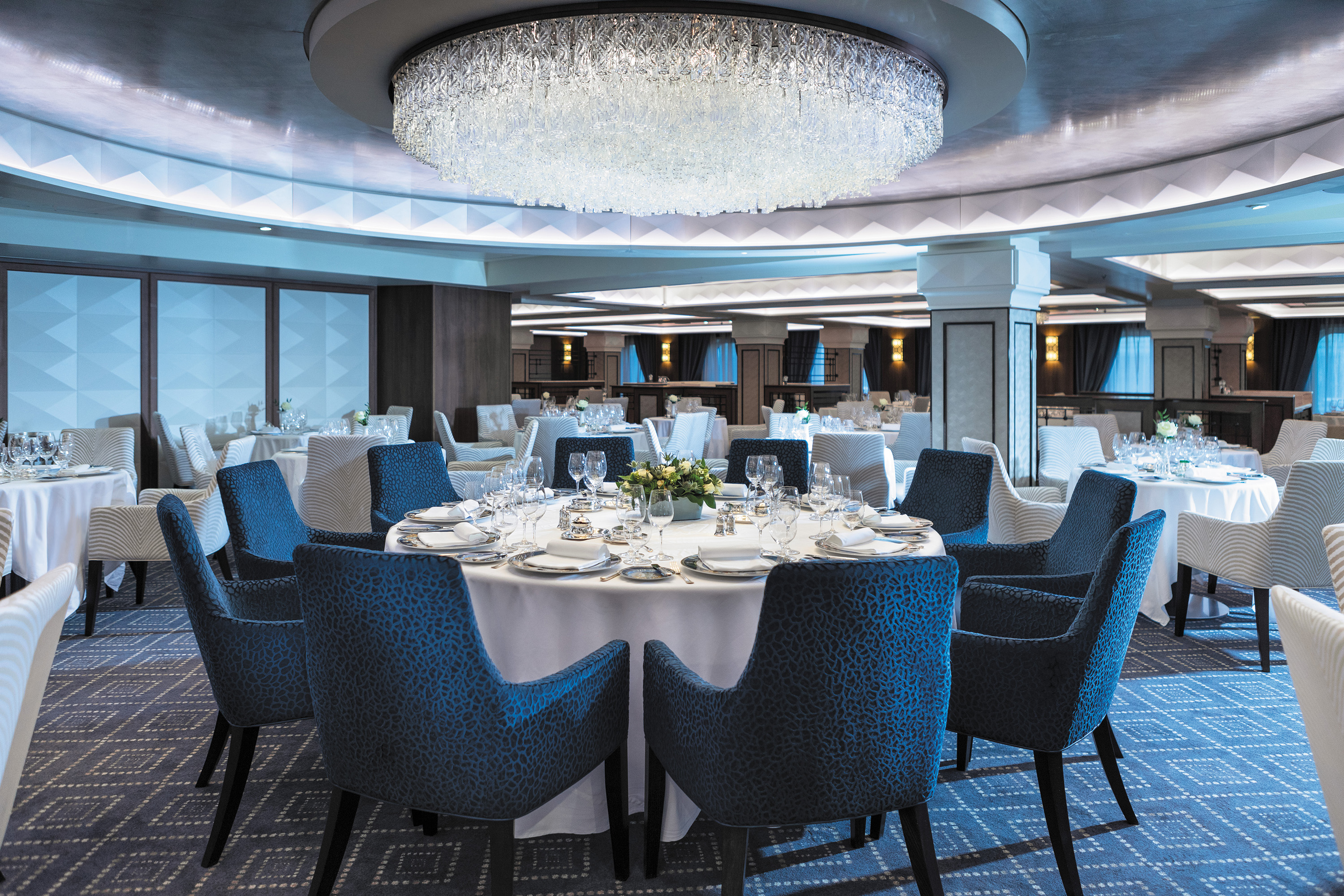 Seven Seas Mariner Compass Rose restaurant
