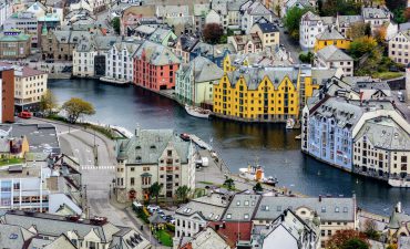 Save up to $1200 on Hurtigruten's Norway Early Bird Sale