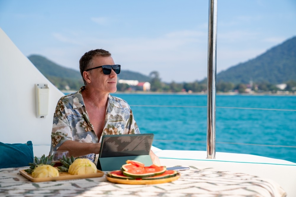 10 cruise Wi-Fi packages compared - and how to save $20 a day