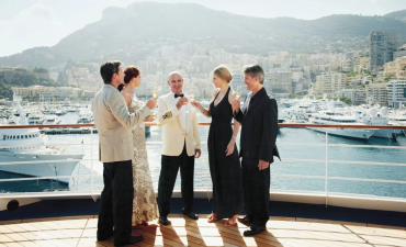 Is this the return of cruise dress codes? We undress the myths of dressing for your cruise