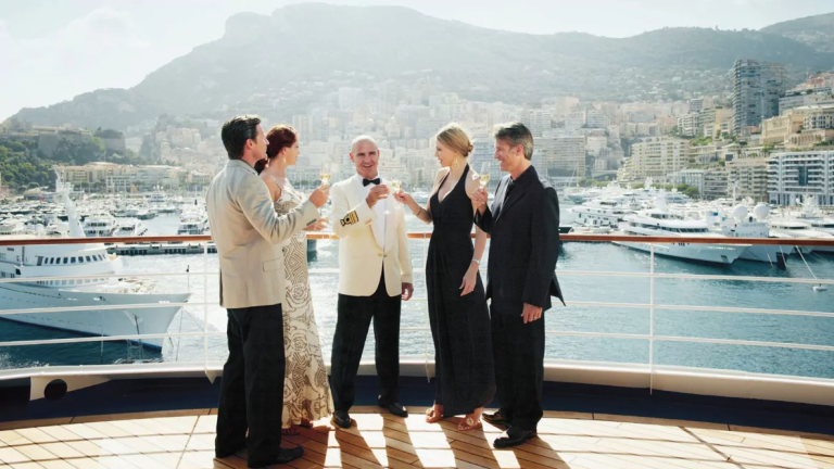Is this the return of cruise dress codes? We undress the myths of dressing for your cruise