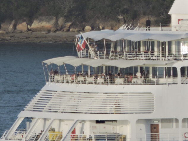 Silver Shadow leaving Sydney on World cruise