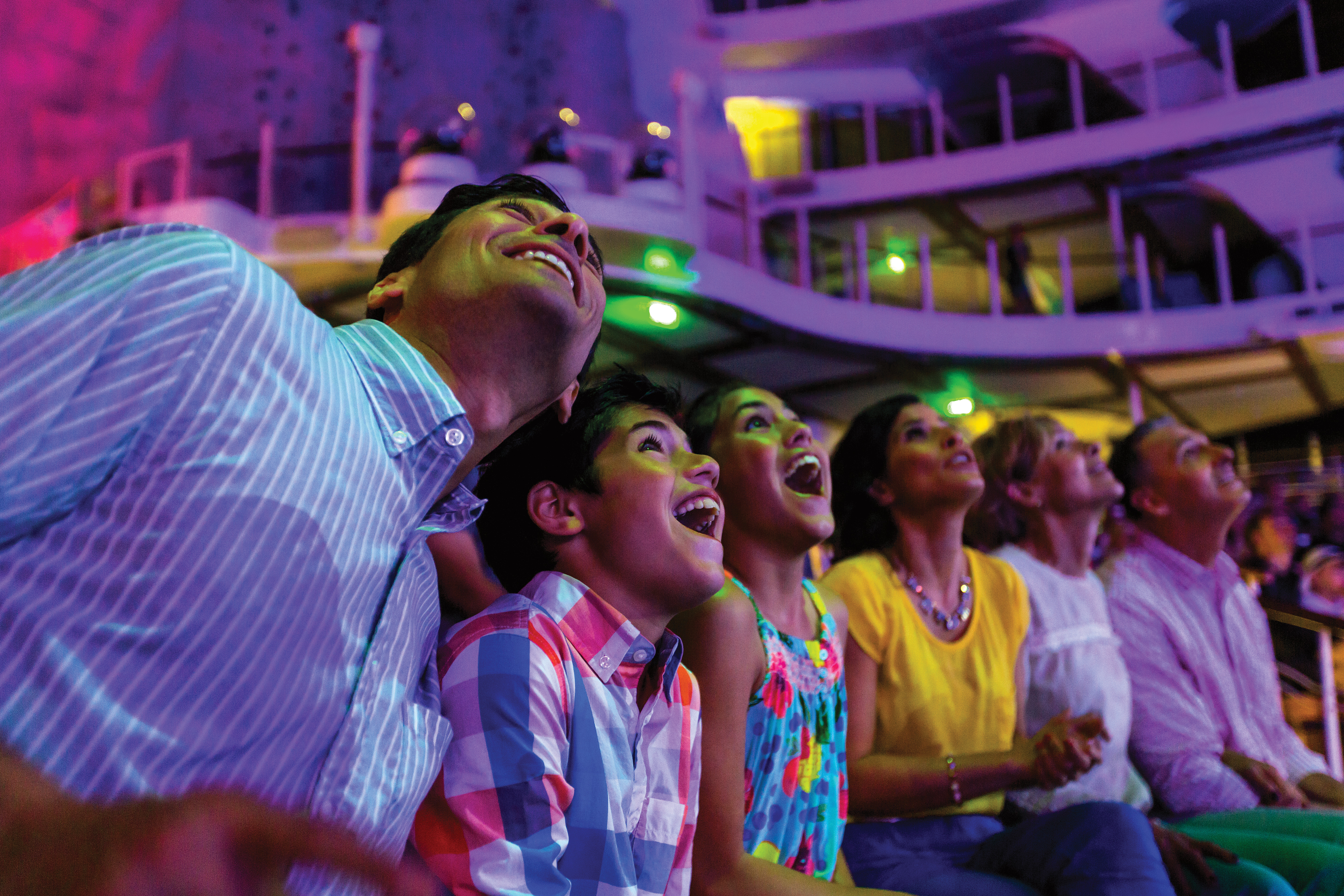 RCI HM aqua theater family RK2 4422 RET CMYK