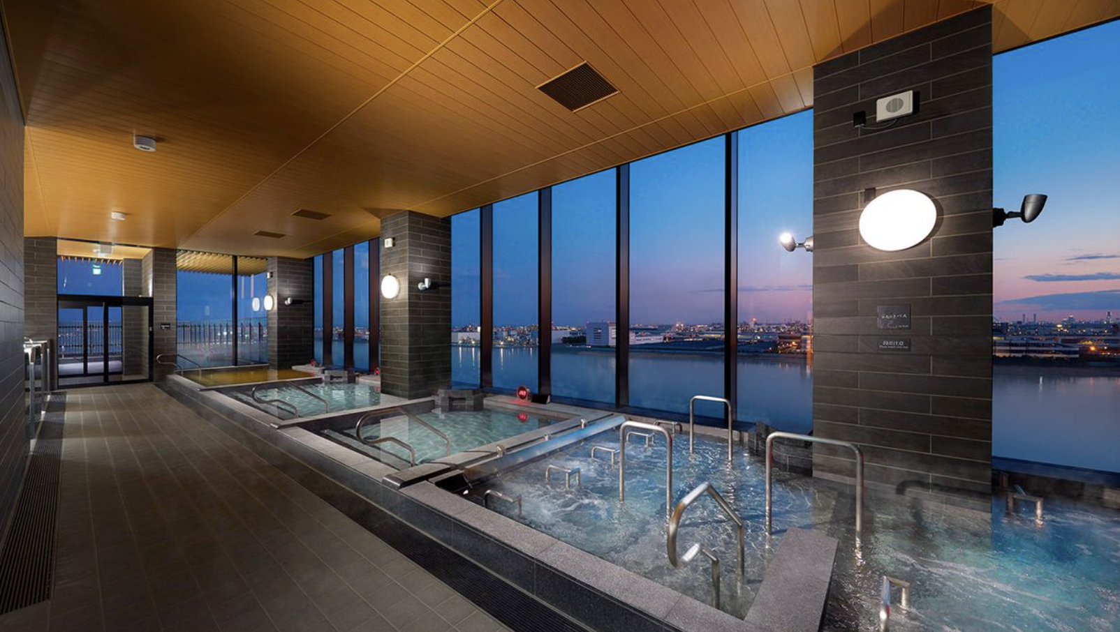 Rooftop onsen