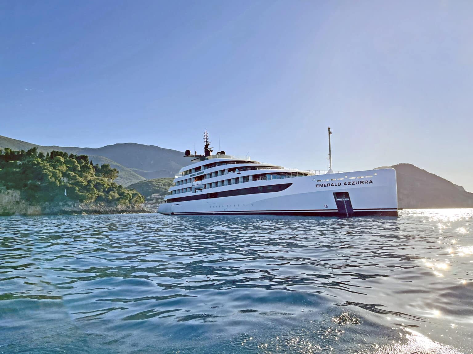 Emerald Azzurra and Sakara,