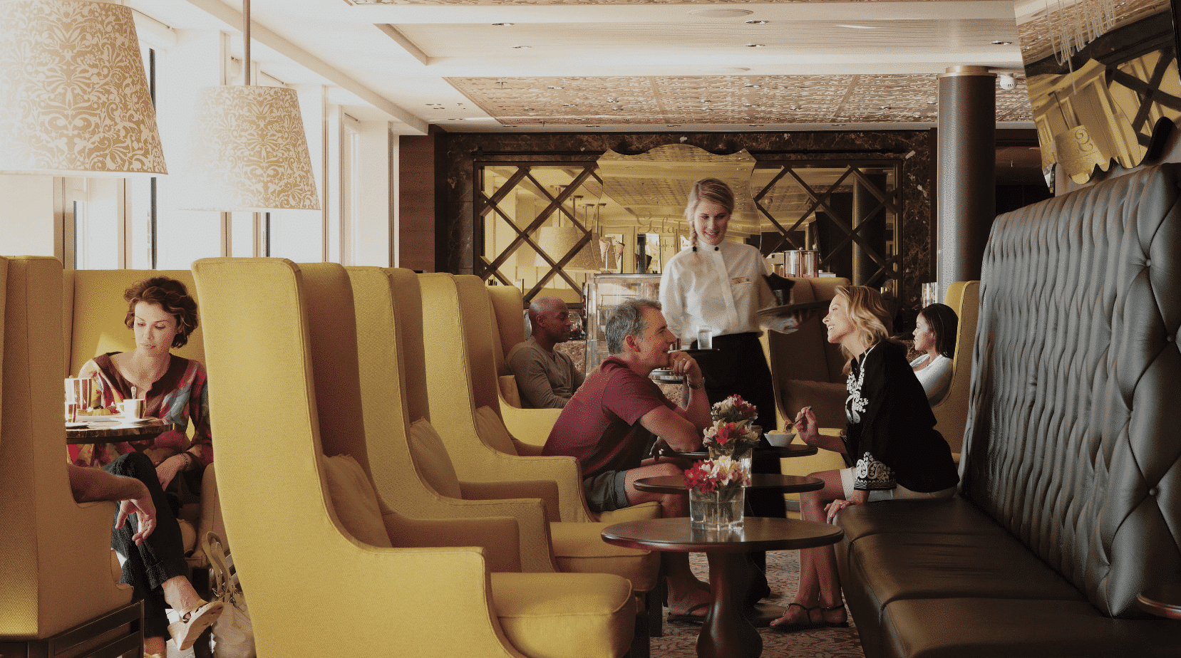 Cafe al Bacio on level 5