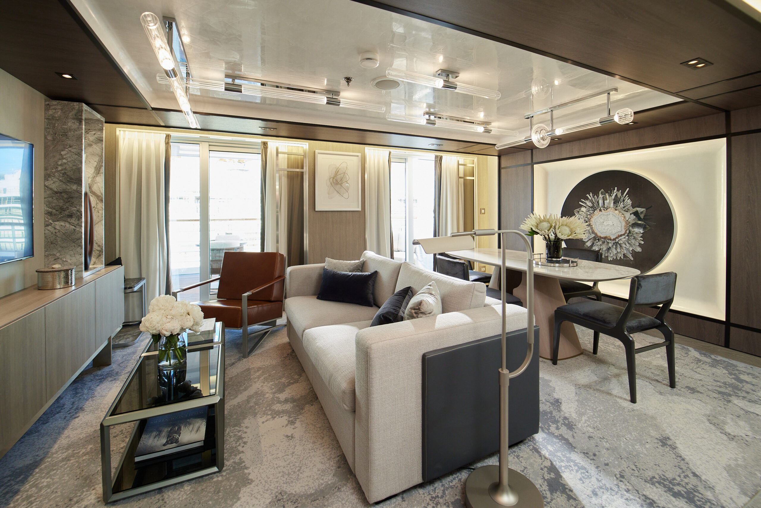 The living room of the Grandeur suite
