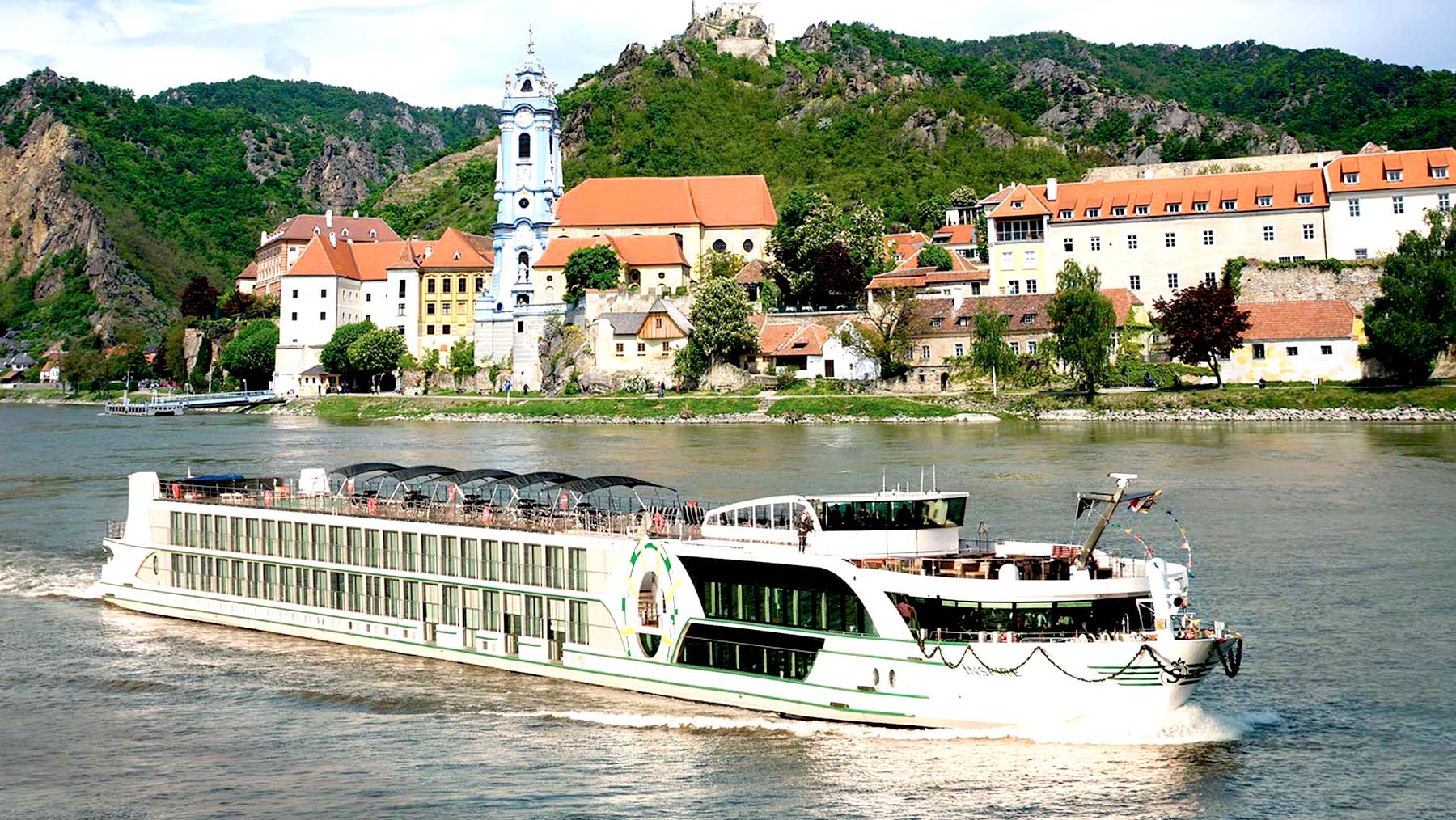 Tauck Cruises sails through Danube