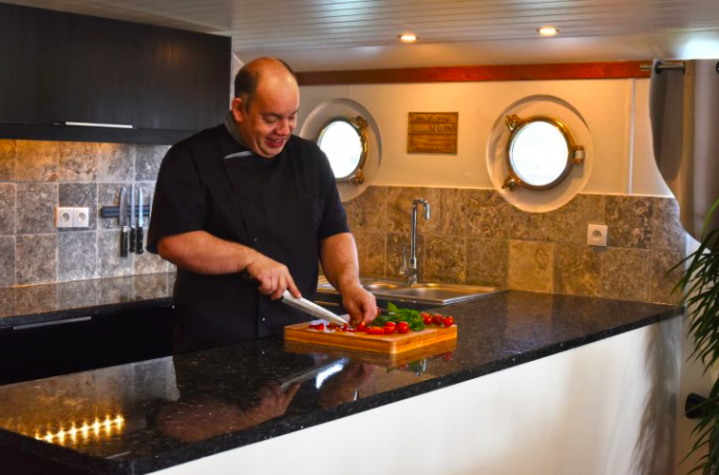 Food is a focus of canal cruising