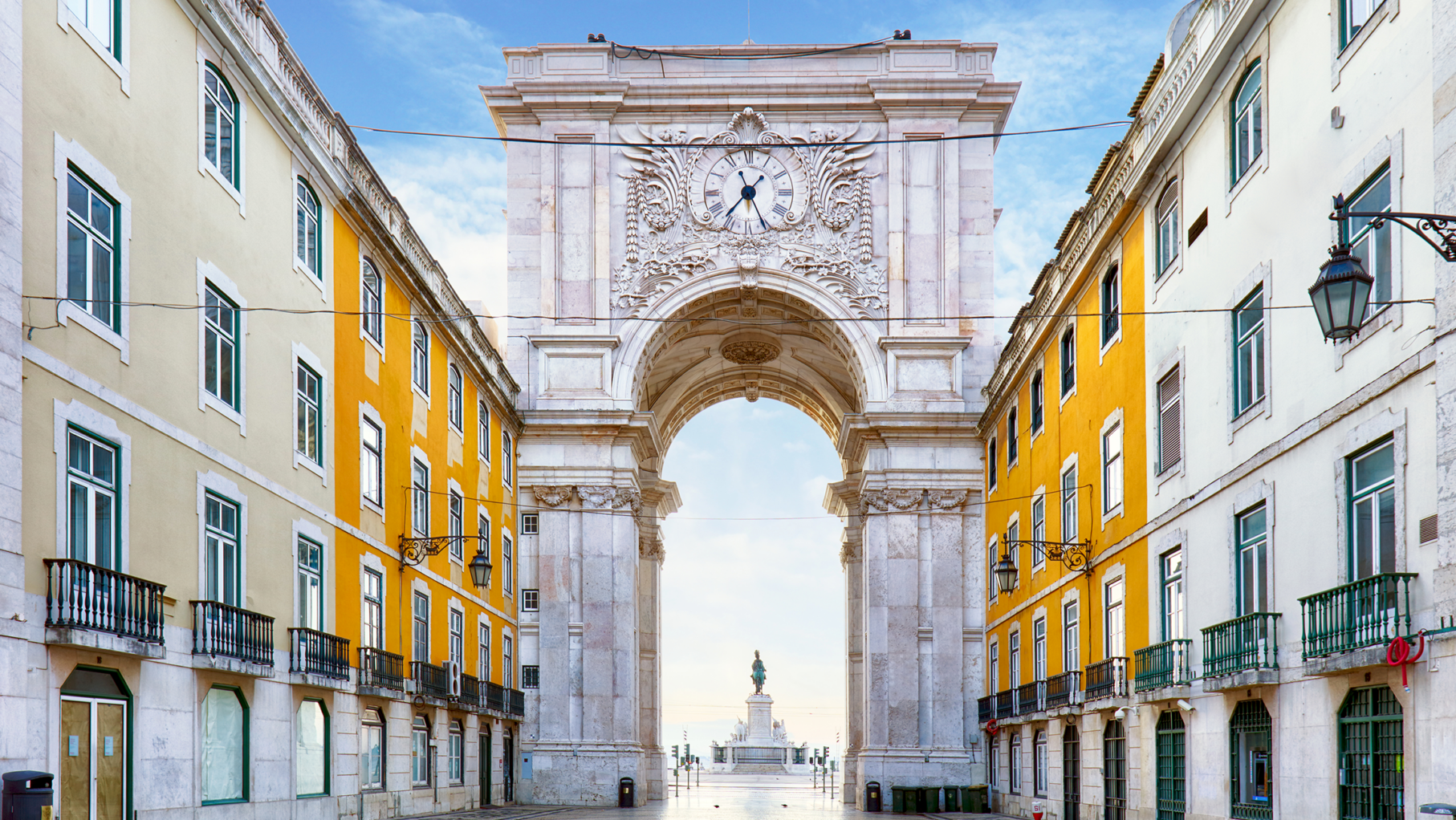 The historic archway in Lisbon