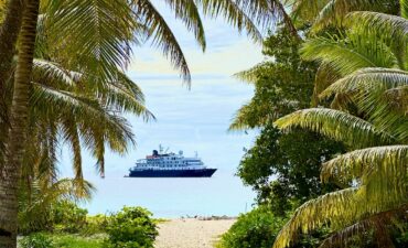 captain cook cruises caldeonia at kabara island