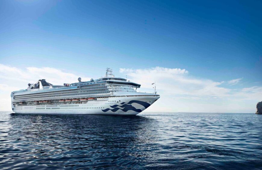 The Grand Princess ship will not sail in Australian in 2025/26 cruising on the water