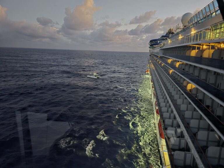 P&O rescues sailors on the water at night