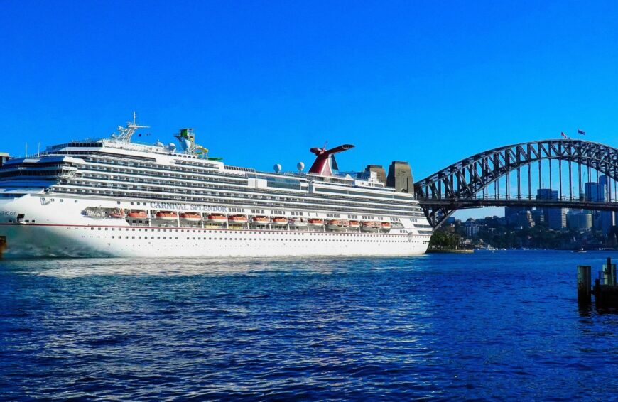 Cruises sail in Sydney to New Zealand