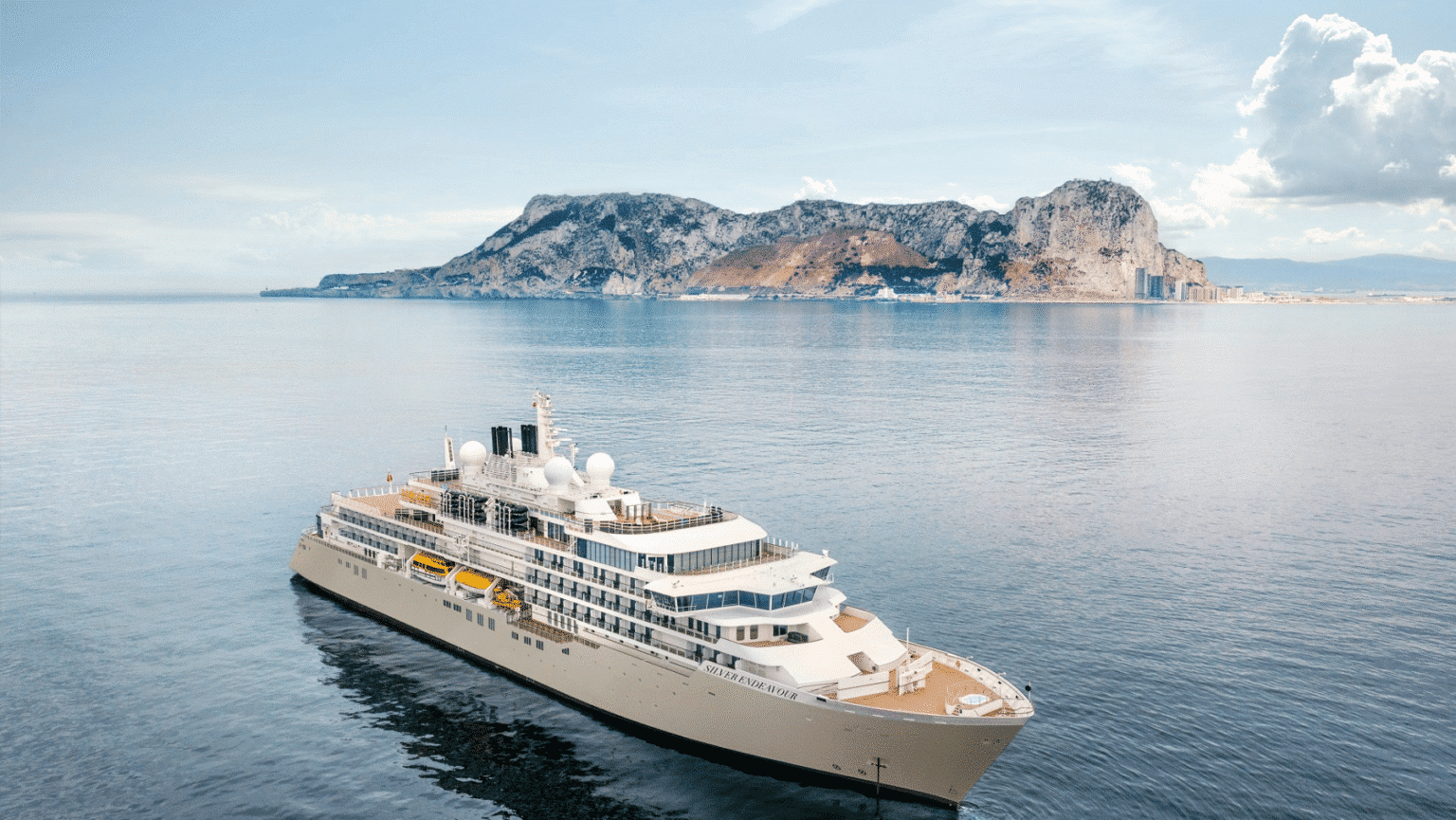Exploring Antarctica onboard the Silver Endeavour