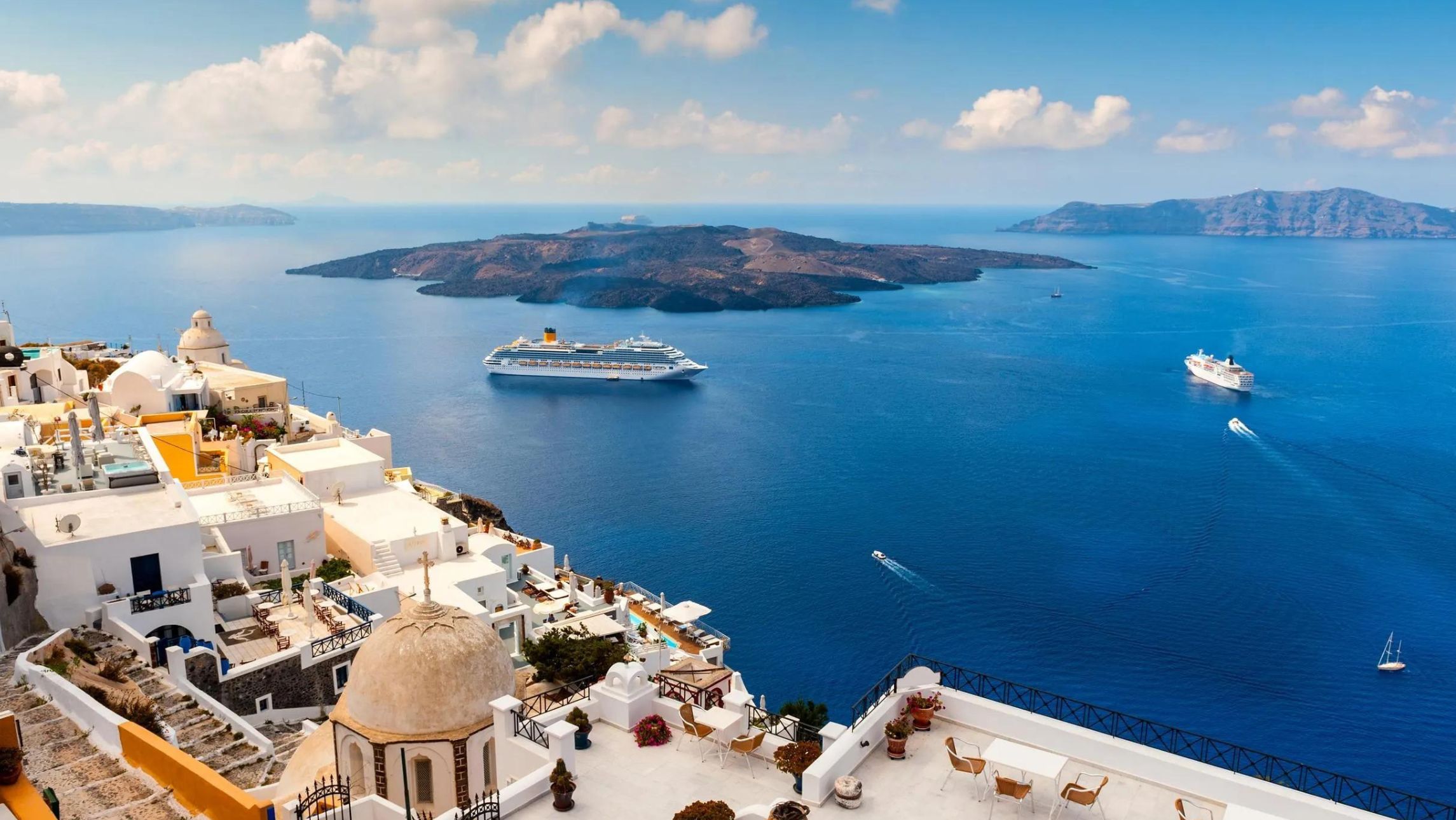 Cruise ship in Mykonos