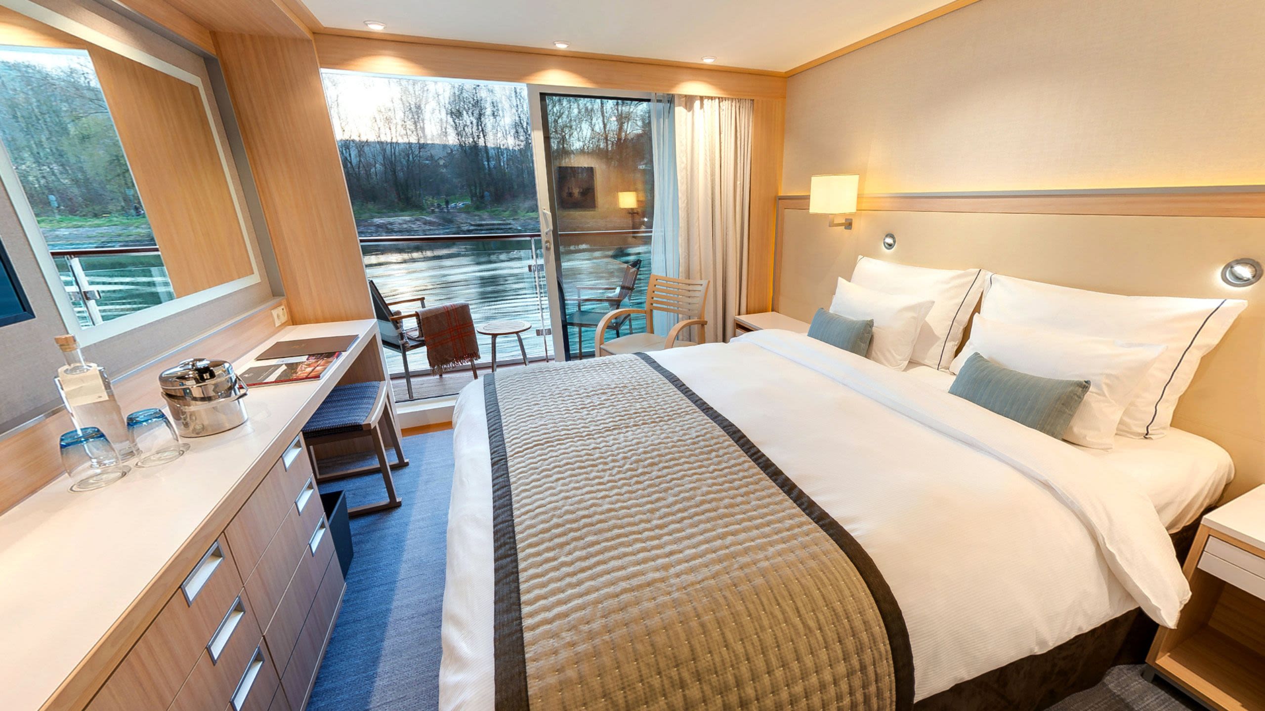The luxurious suit on the Viking Hlin