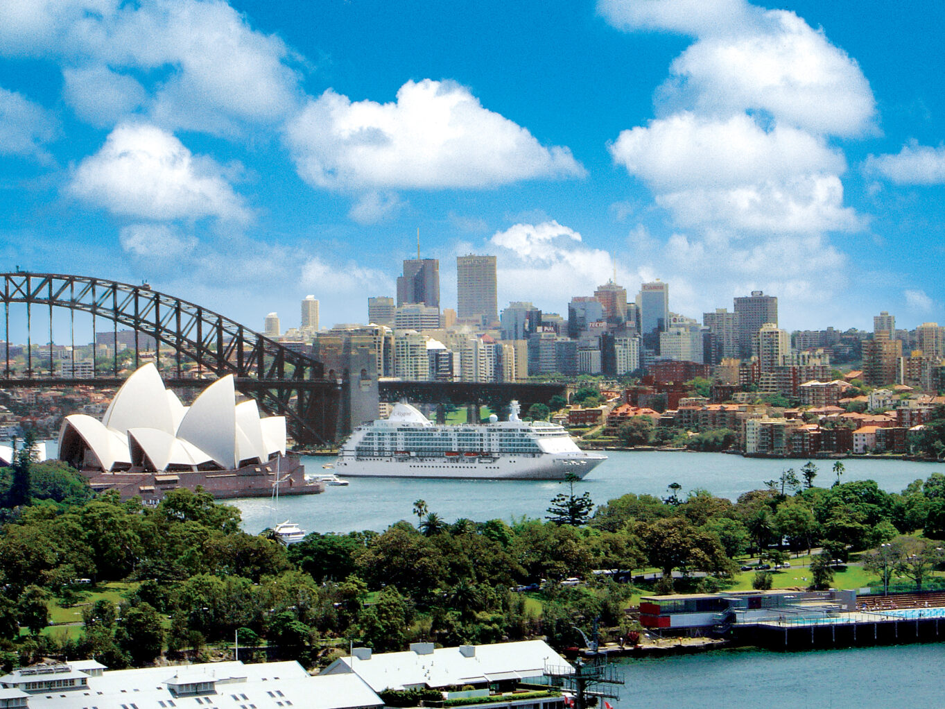 Regent Seven Seas with the Opera House