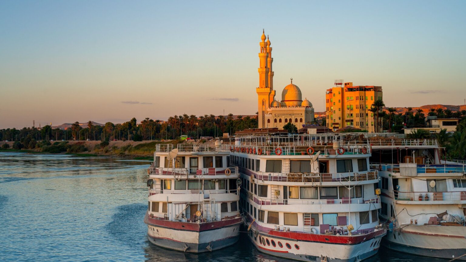 ships in the nile