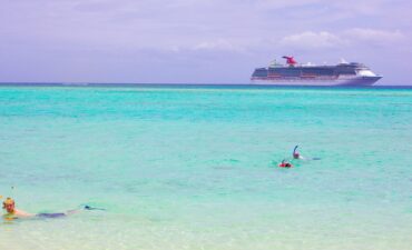cruise ship in mystery island