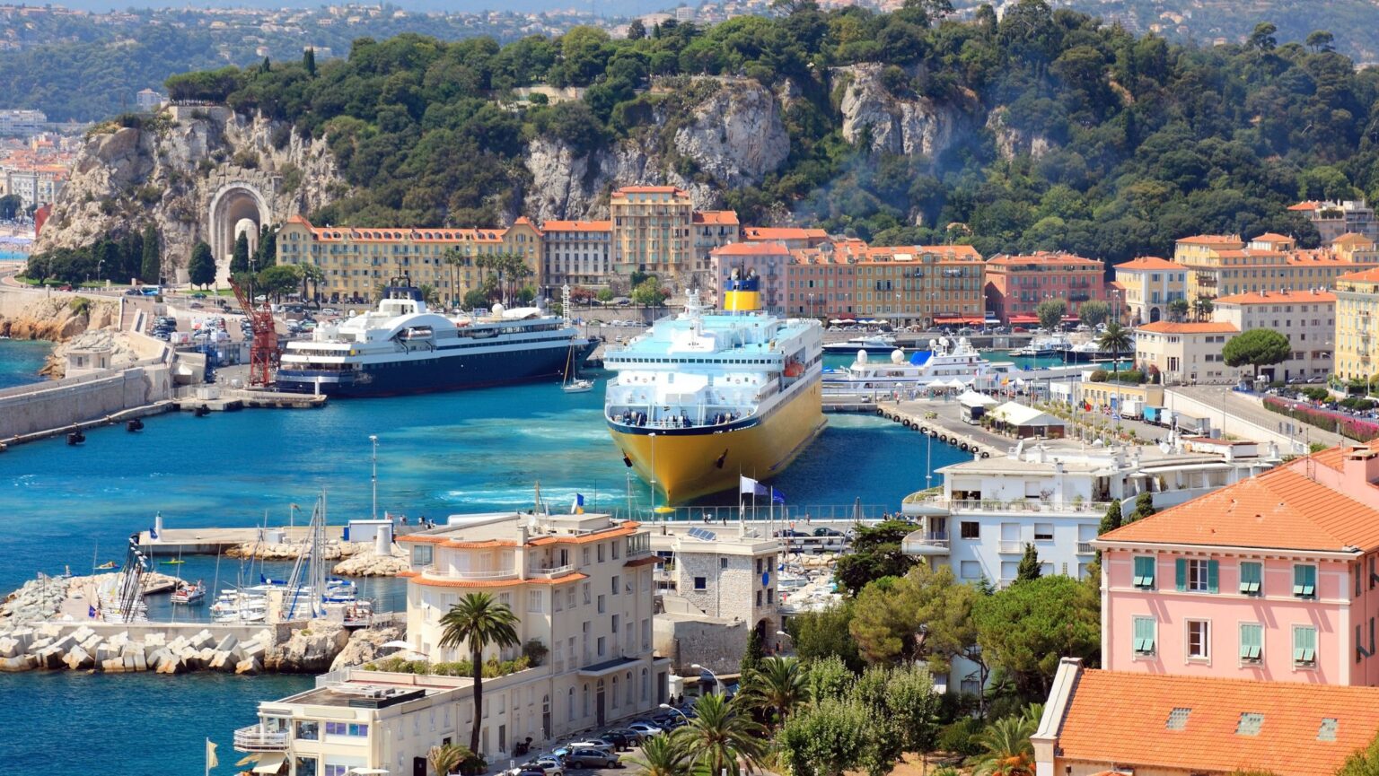 cruise ship in nice