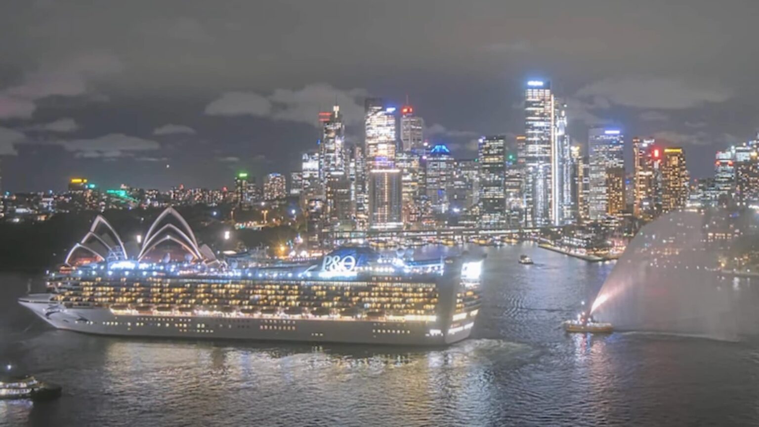 P&O Adventure leaves Sydney on her last P&O Cruise