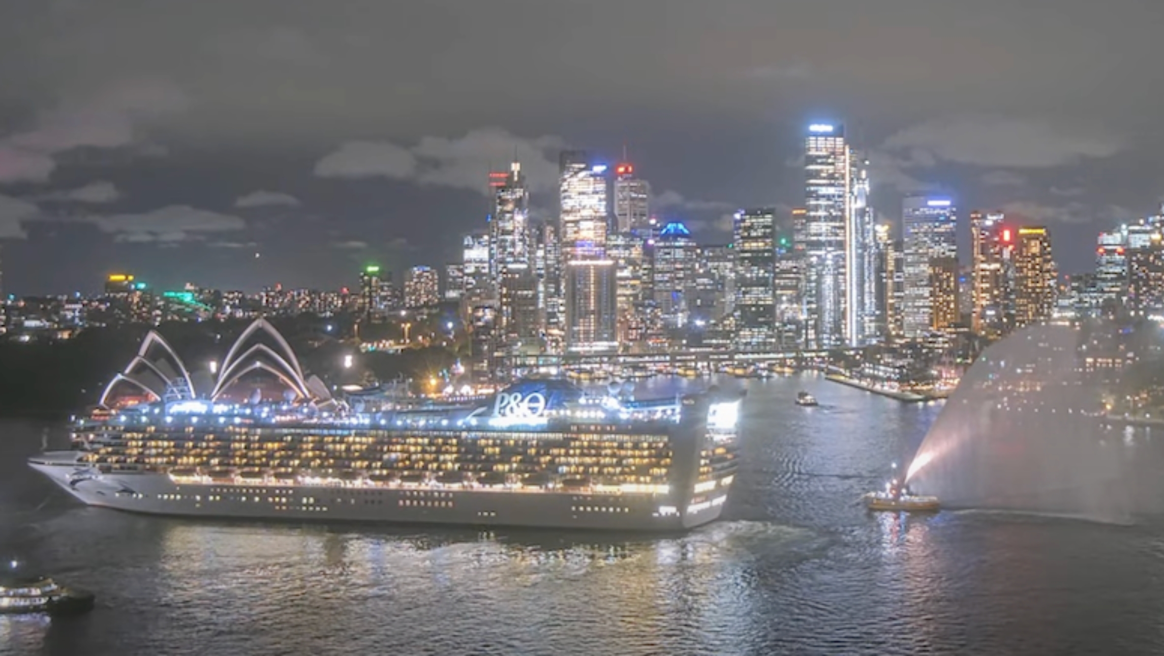 P&O Adventure leaves Sydney on her last P&O Cruise