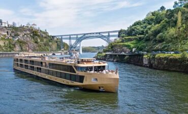 AmaSintra cruise ship