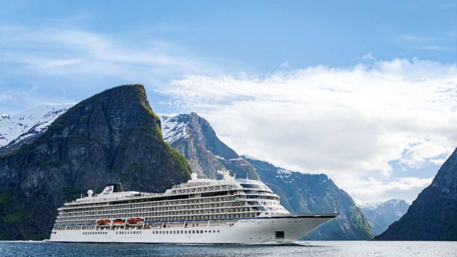 Viking Star sailing the Norwegian fjords
