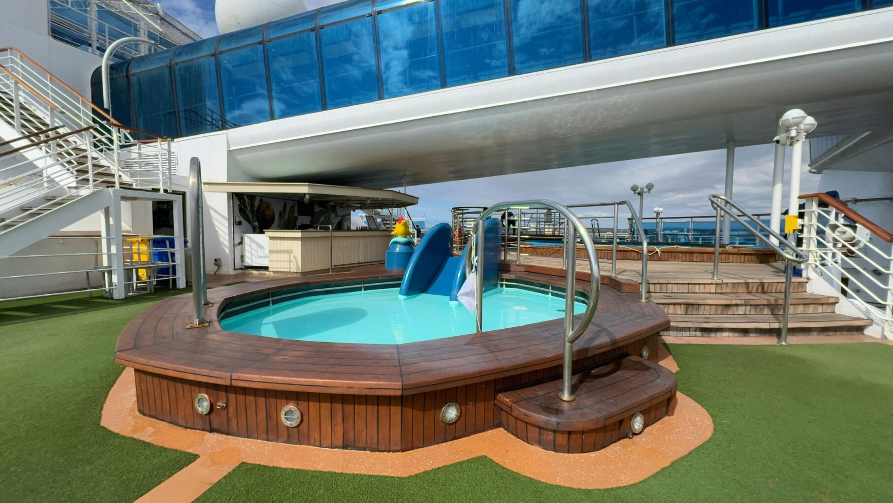 sunset bar kids pool