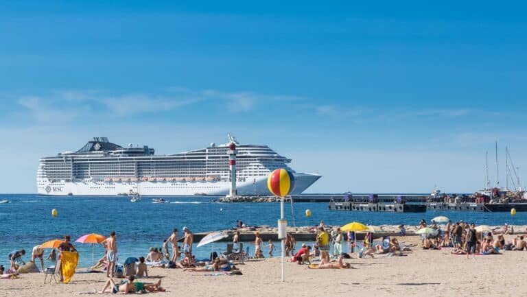 cruise ship in cannes