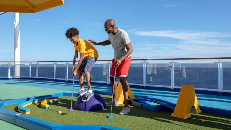dad and kid on cruise ship