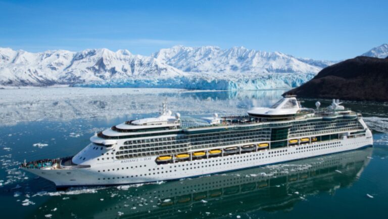 Alaska cruise ship