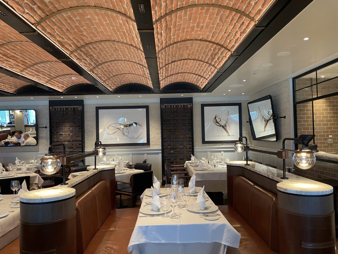 Jacques restaurant is back on Allura.
