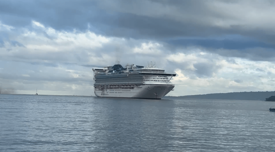 Carnival Adventure arrives in Port Vila