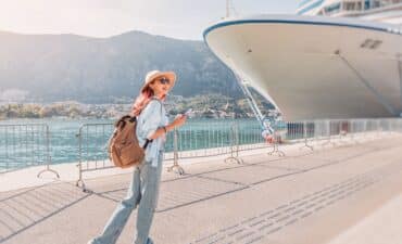 women near cruise ship