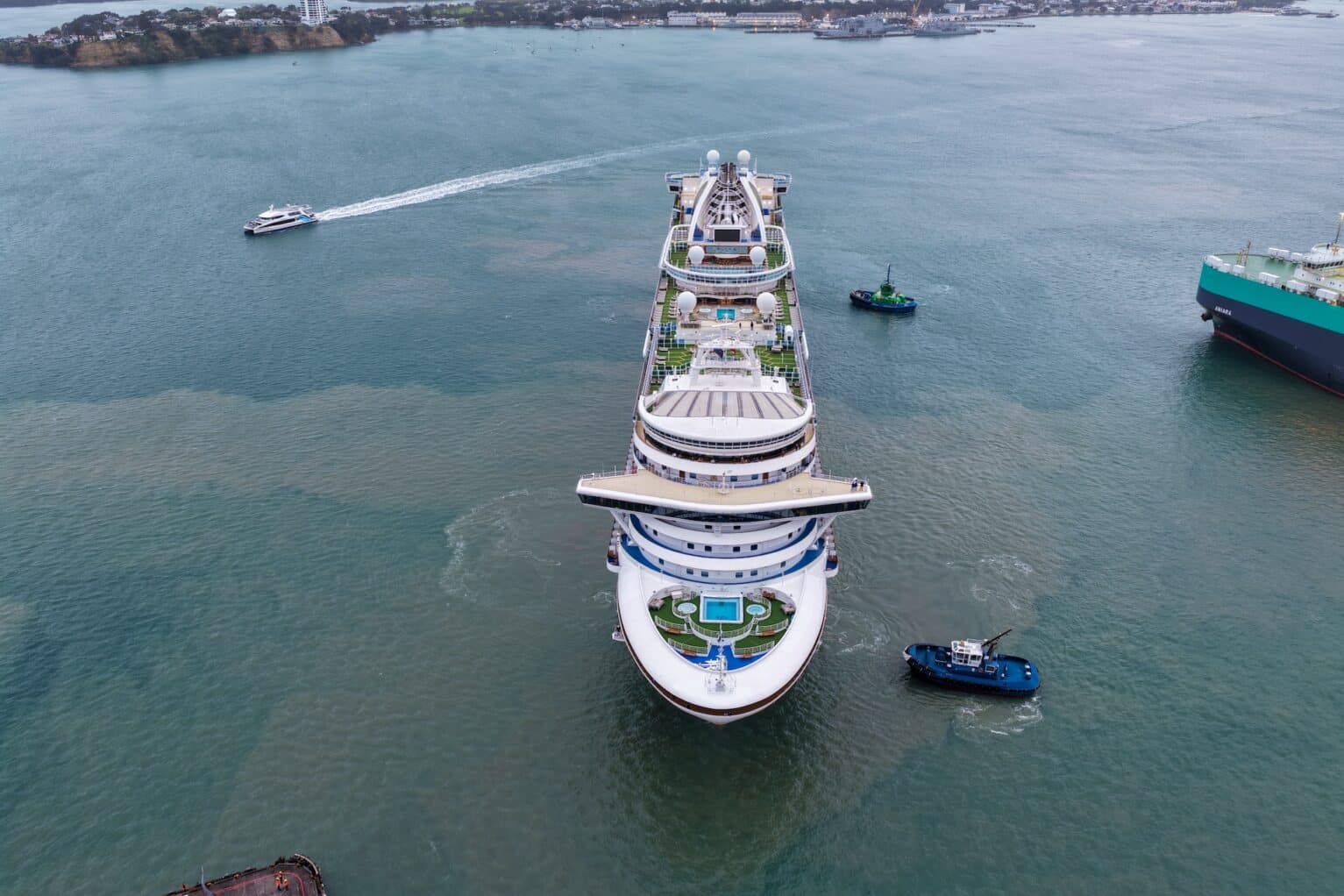 Crown Princess arrives in Auckland 