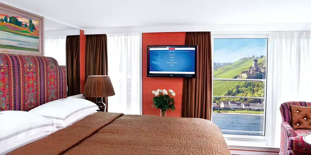 Trafalgar river cruise suites 