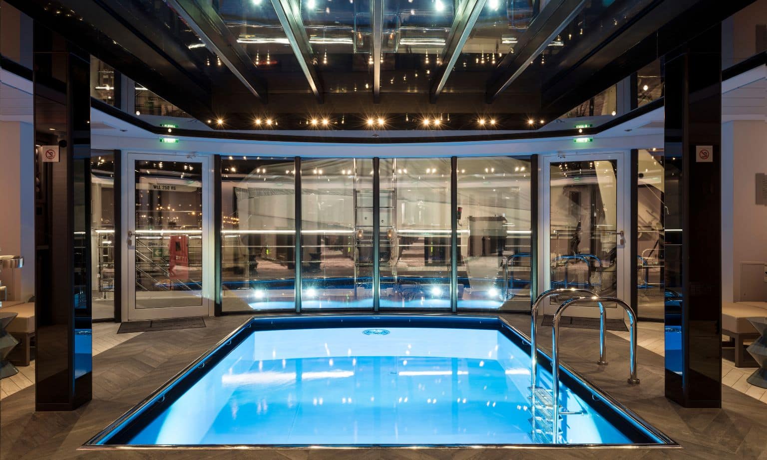 Pool on SS Elisabeth