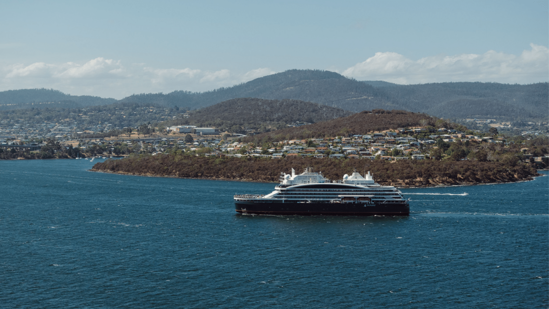 Le Commandant Charcot arrives into Hobart for the inaugural sailing