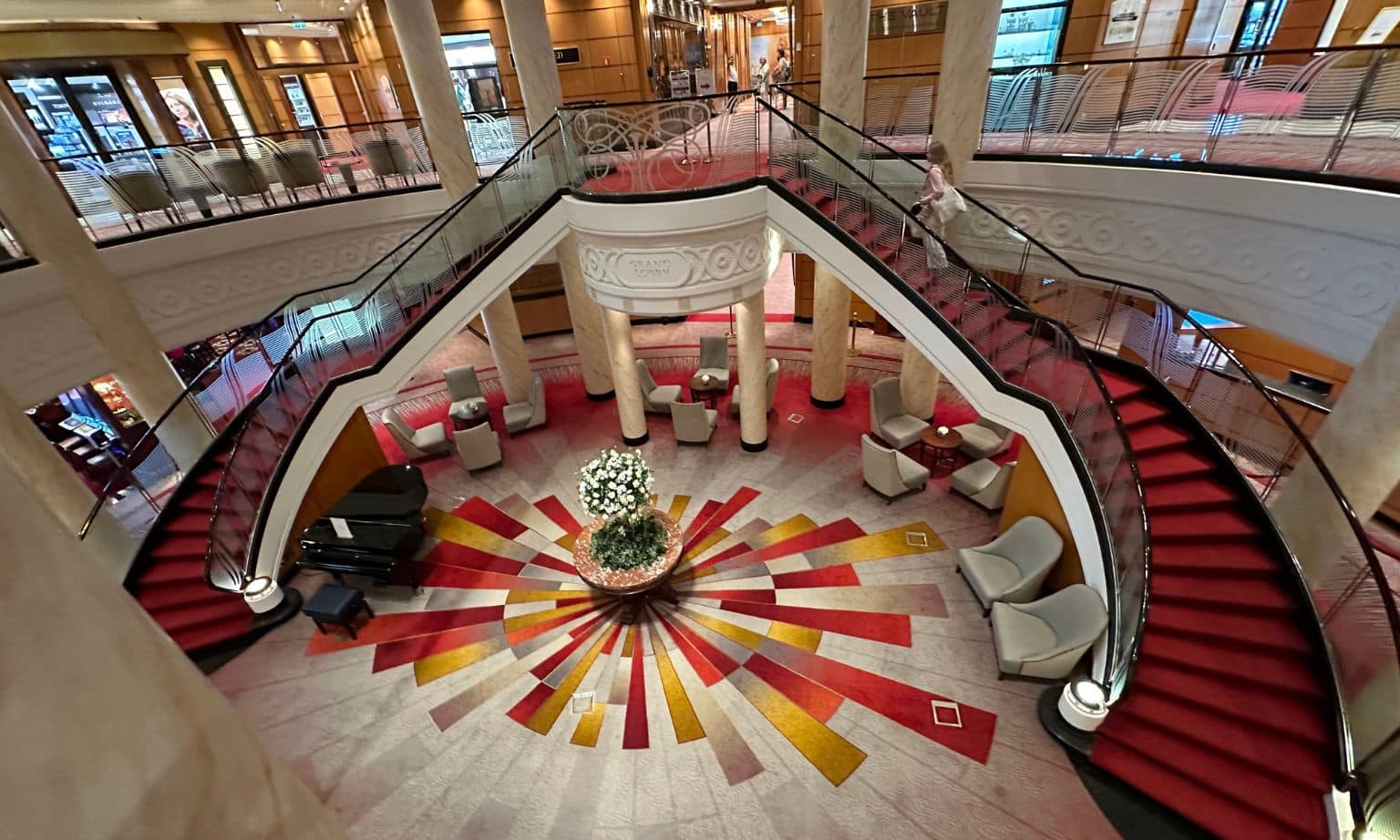 Queen Mary 2 in Sydney 2026 (Peter Lynch)