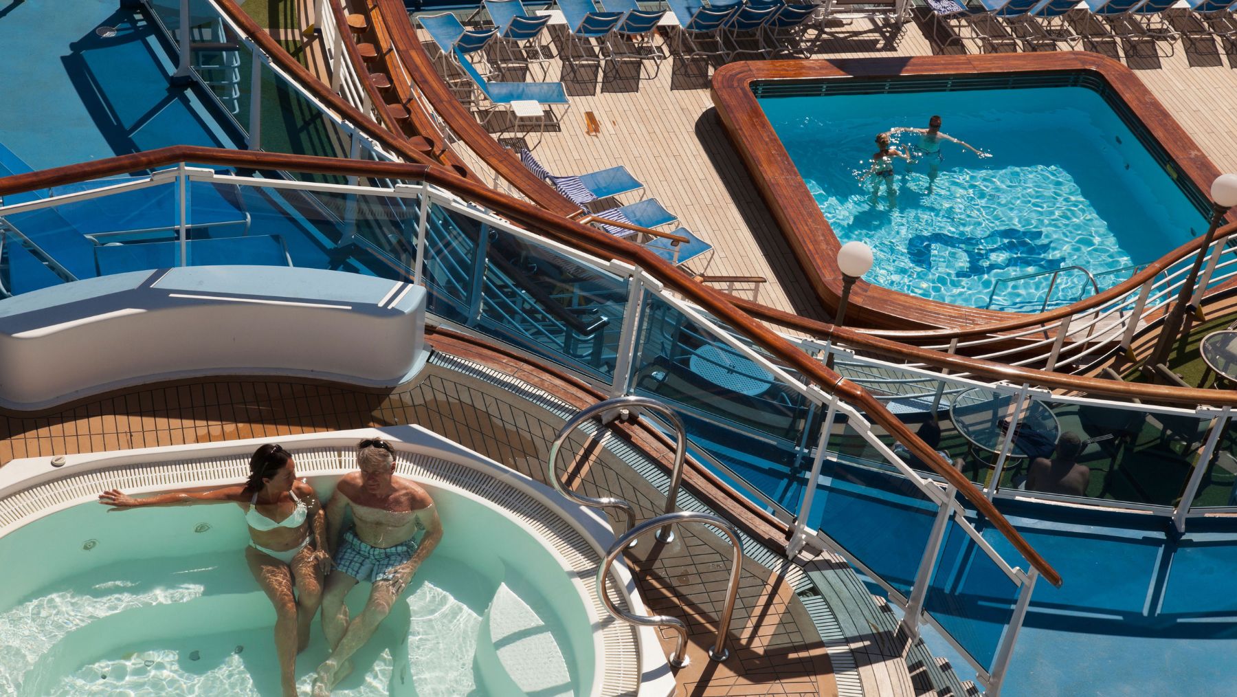 Crown Princess pool deck