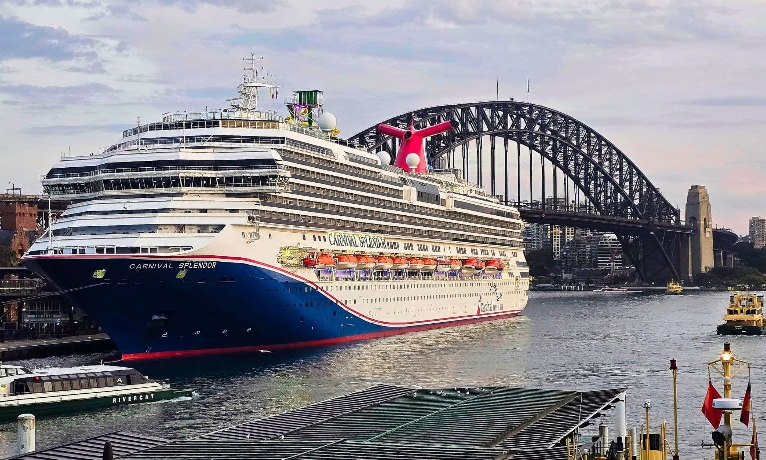 carnival ship in sydney harobur
