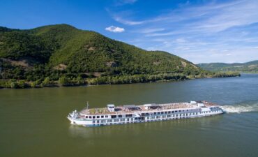 Riverside Mozart Danube in Hungary