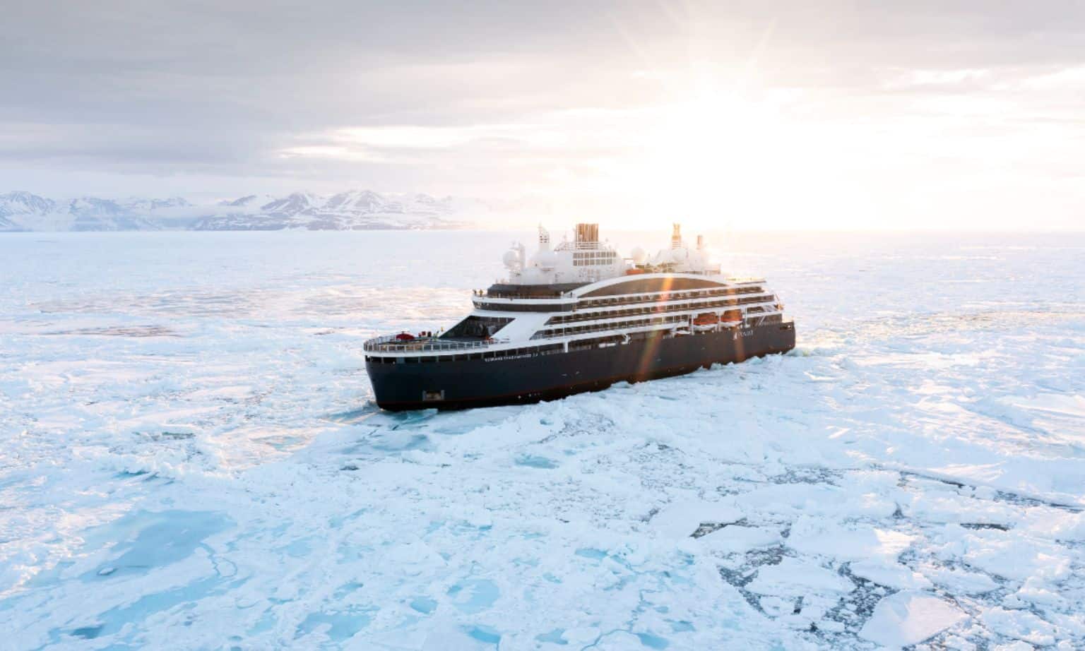 Le Commandant Charcoat in the Arctic