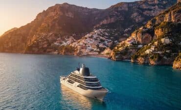 Four Seasons Yacht II
