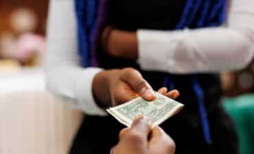 tipping on cruise ship